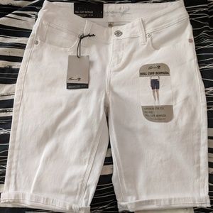 Seven 7 NWT white roll cuff Bermuda shorts…